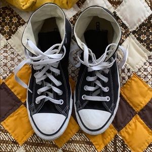 Hightop Converse, mens 7.5 womens 9.5